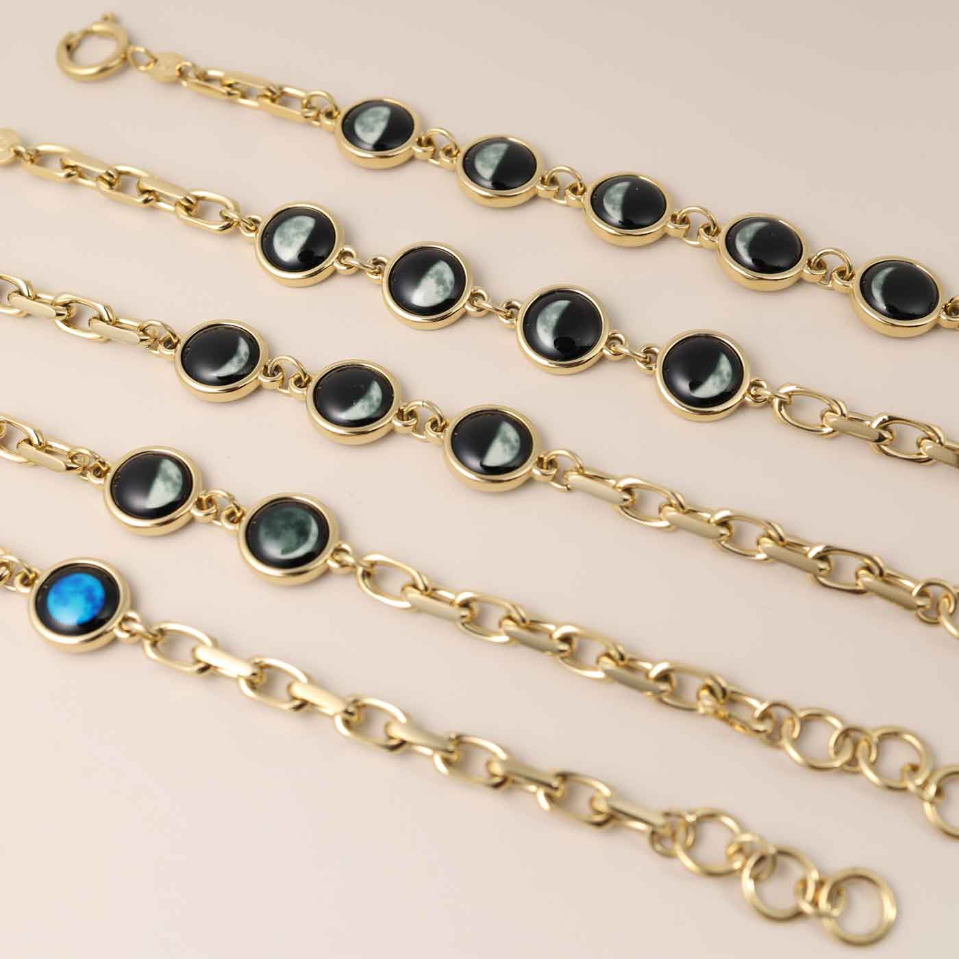 Lunar Link V Bracelet in Gold